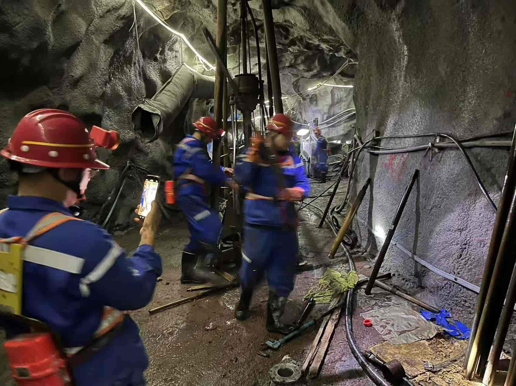 矿下帷幕灌浆钻孔施工