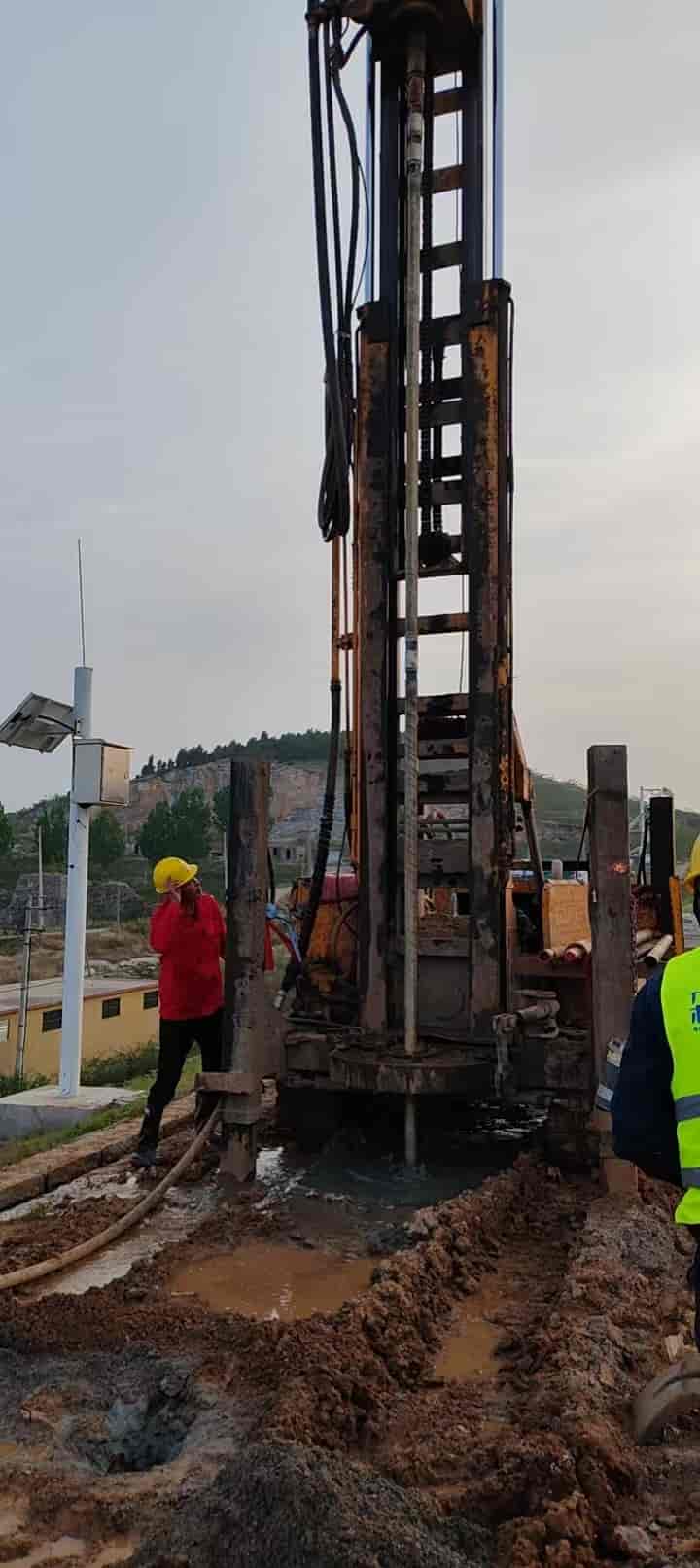 水库帷幕灌浆钻